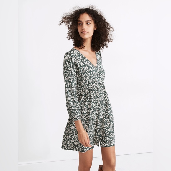 Madewell Dresses & Skirts - Madewell V Neck Button Front Mini Dress in Green Forest Leaves Size XS